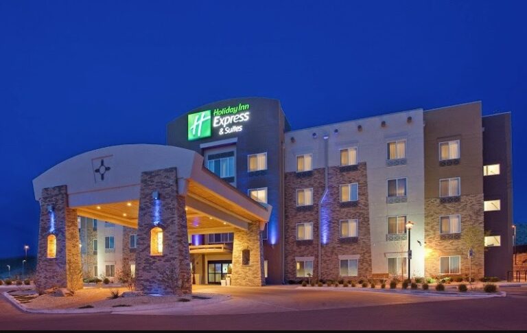 Holiday Inn and Suites Las Cruces