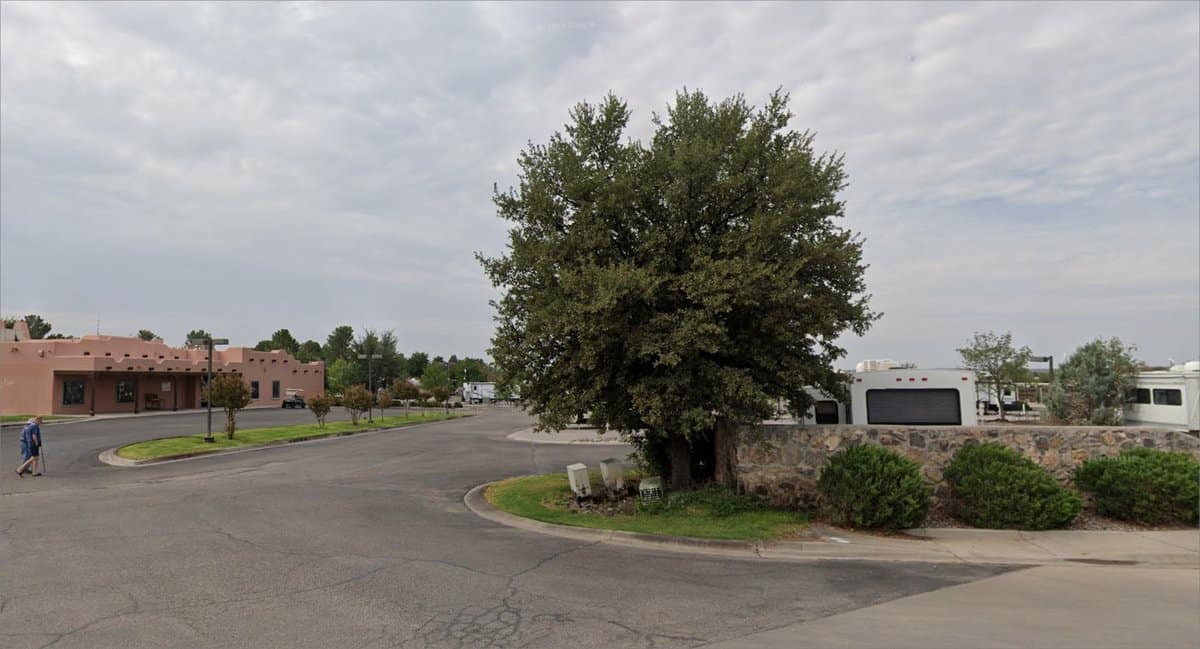The entrance to Hacienda RV Park